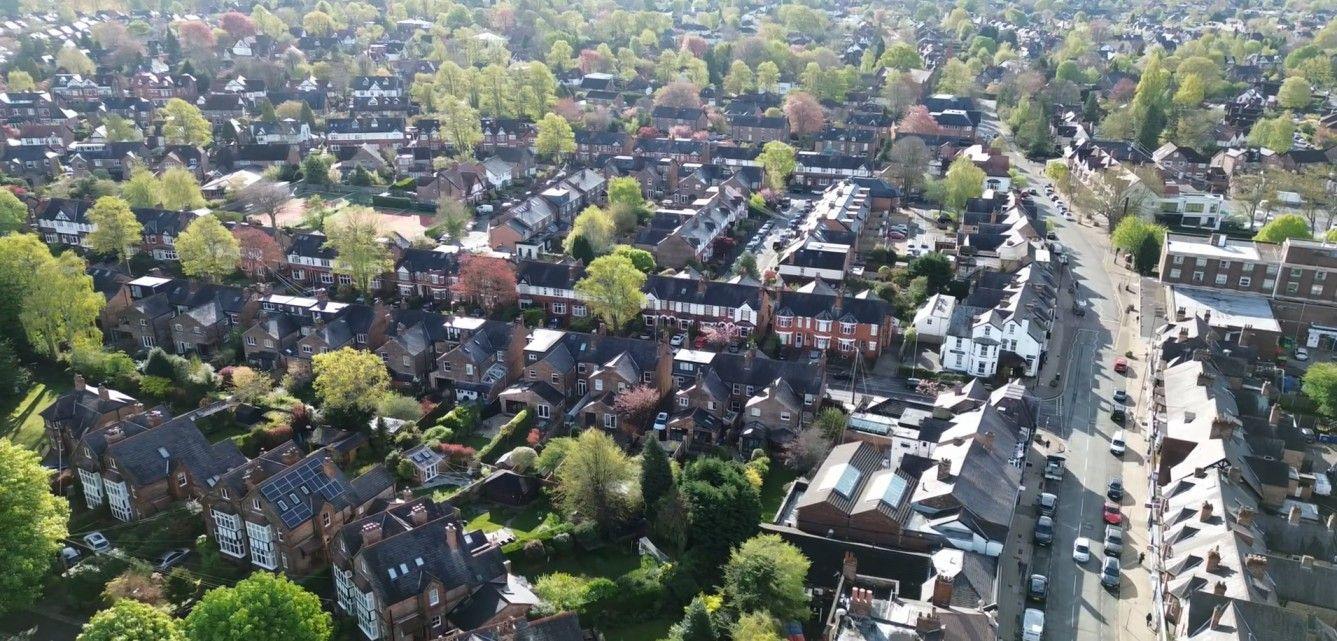 Homepage banner image– Bentley Hurst